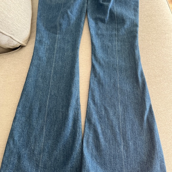 Mother Denim The Weekender Flare It’s a Small World - Picture 9 of 9